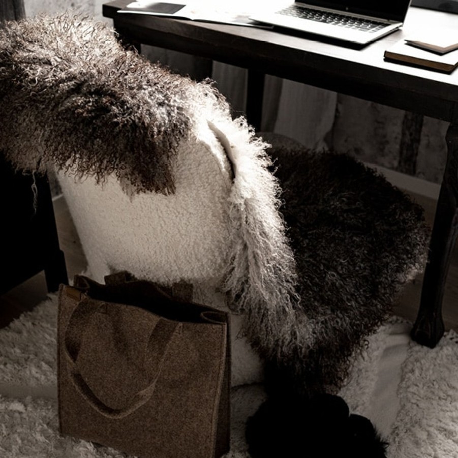 Home SHEPHERD | Sanda Swedish Sheepskin