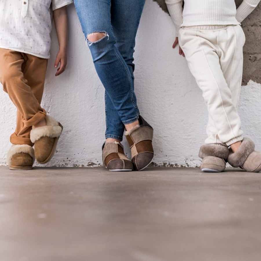 Women SHEPHERD | Nora Slippers Unisex Model